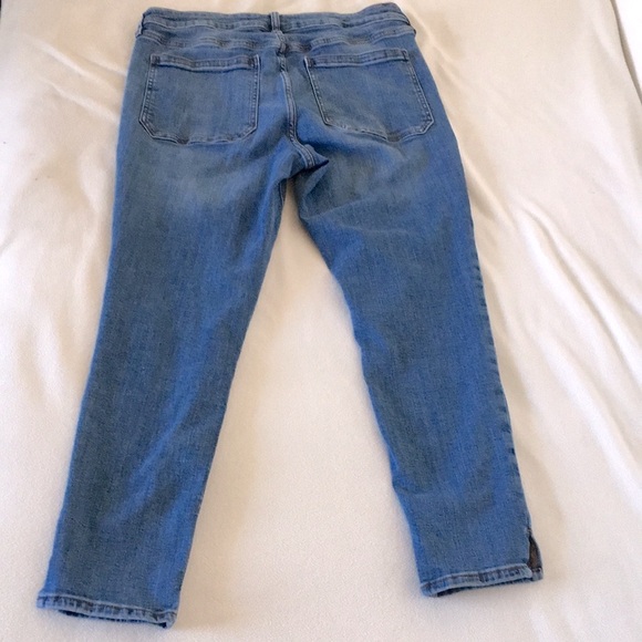 Old Navy Women’s Rockstar Super Skinny Ankle Light Wash Jeans Size 12 - Picture 2 of 9